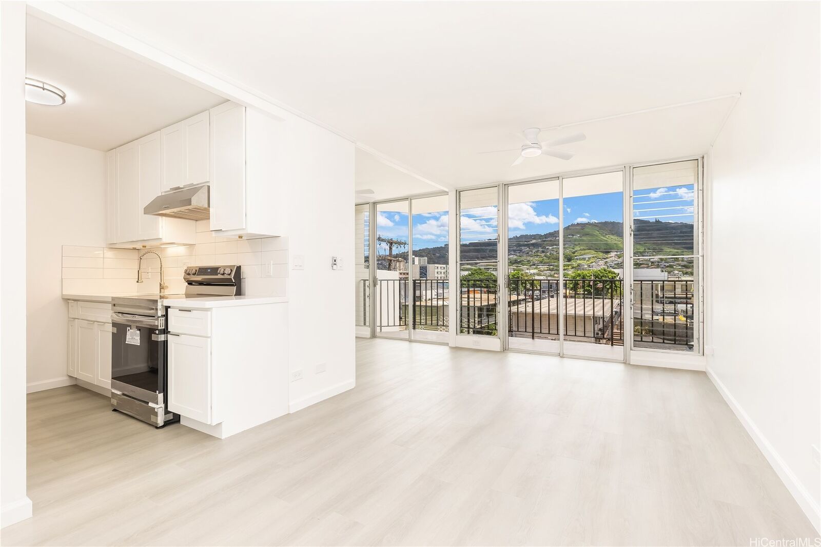Property Photo:  2121 Algaroba Street 301  HI 96826 
