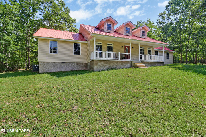 Property Photo: 636 Timber View Rd TN 37367