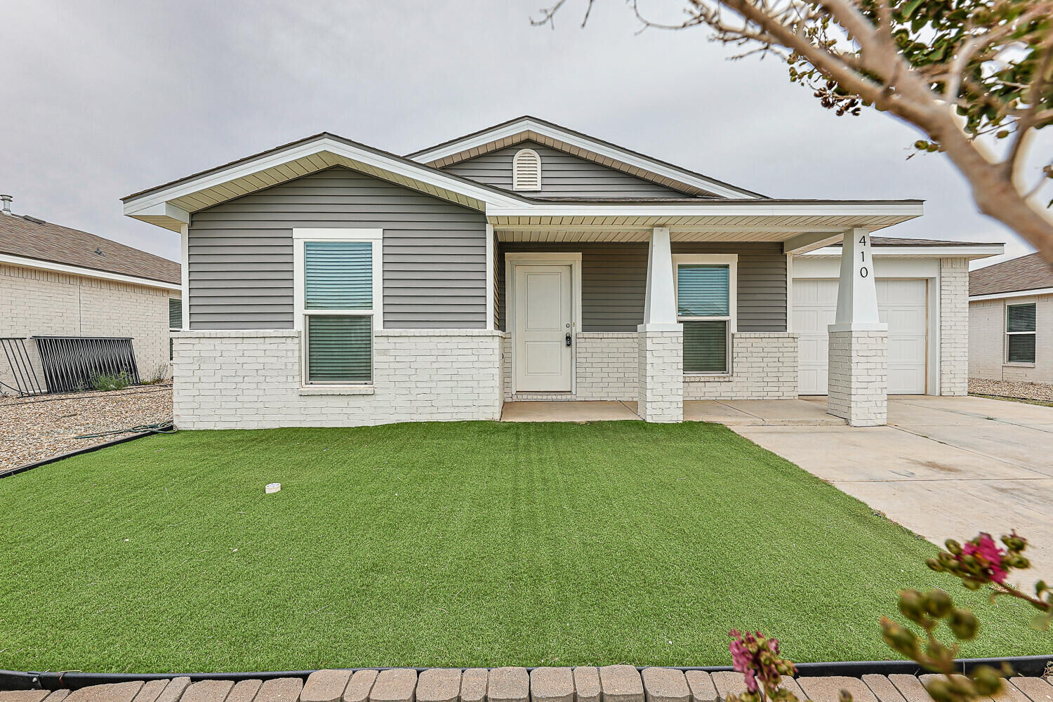 Property Photo:  410 E 30th Street  TX 79382 
