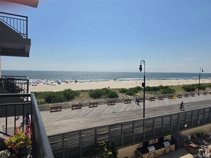 Property Photo:  100 W Broadway 3J  NY 11561 