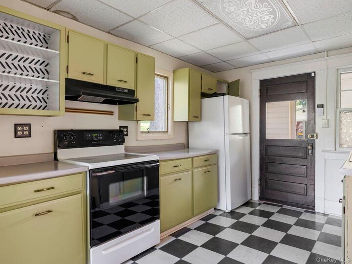 Property Photo:  1 Jackman Street  NY 12528 