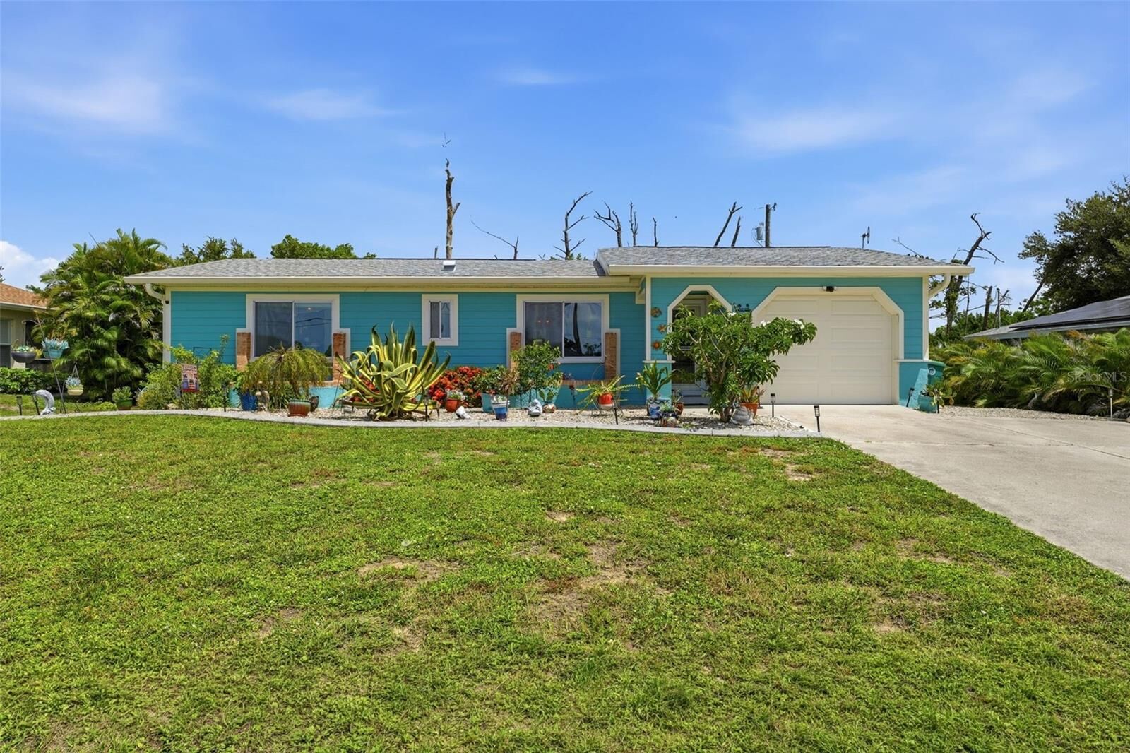 Property Photo:  10182 Gulfstream Boulevard  FL 34224 