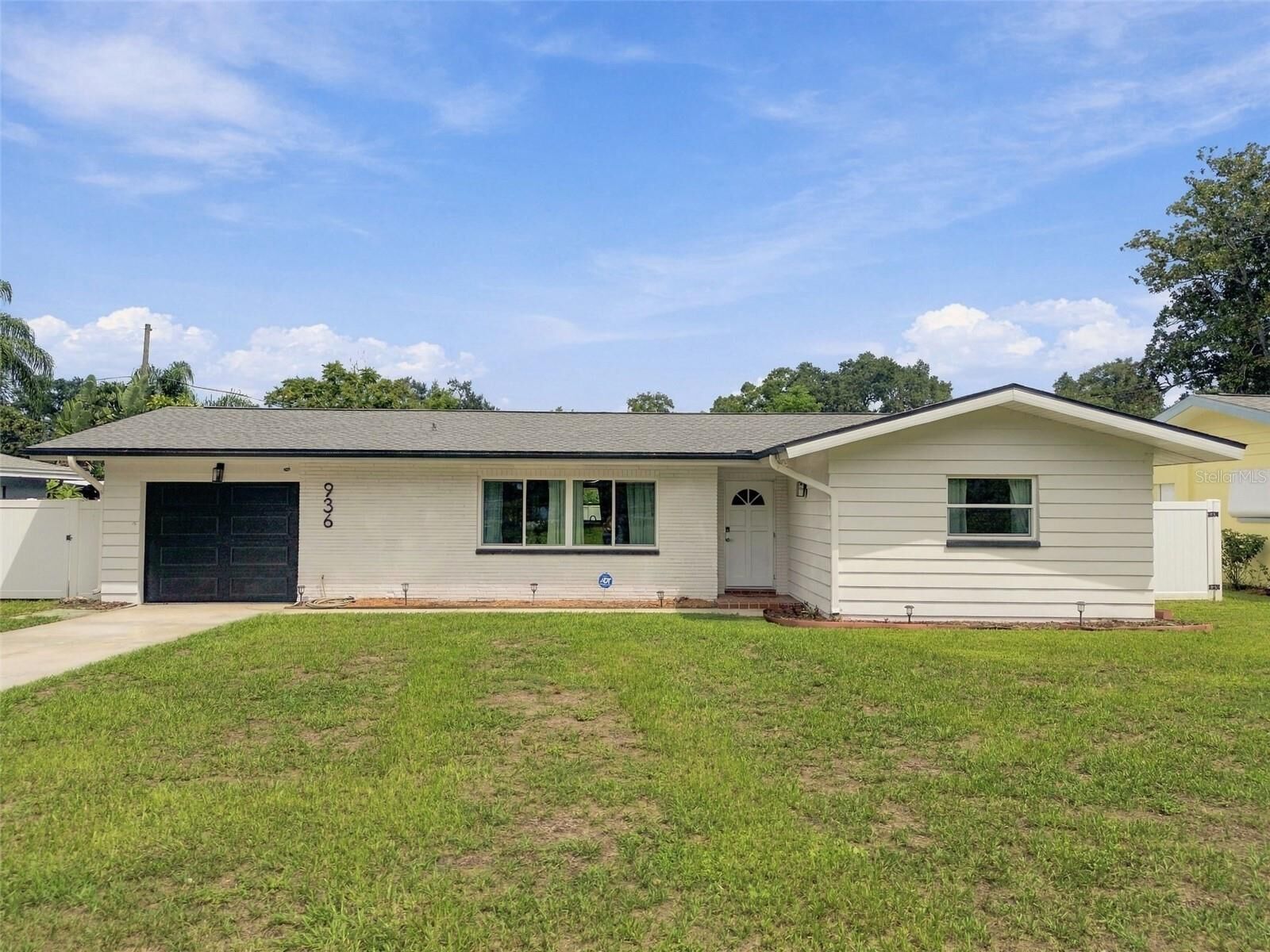 Property Photo: 936 Lyndhurst Street FL 34698