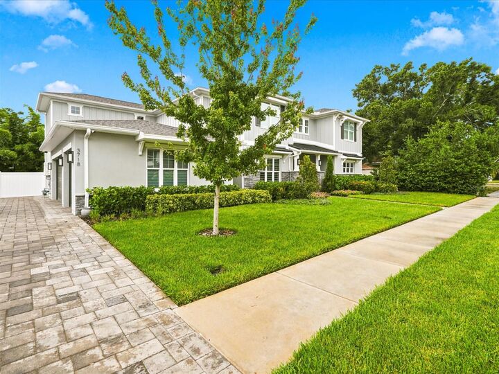 Property Photo:  3718 W Palmira Avenue  FL 33629 