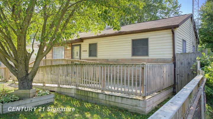 Property Photo:  3303 W Lyndon Avenue  MI 48504 