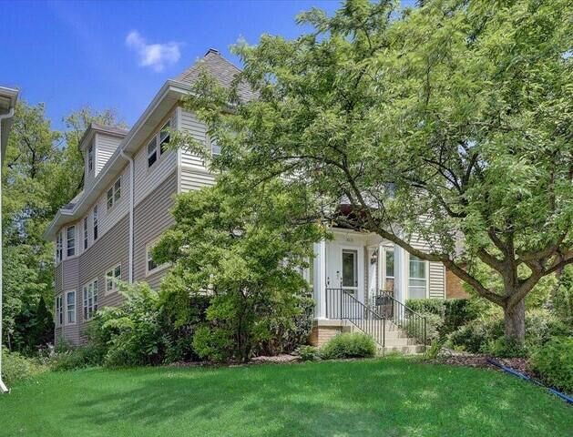 Property Photo: 6118 W Wisconsin Ave WI 53213