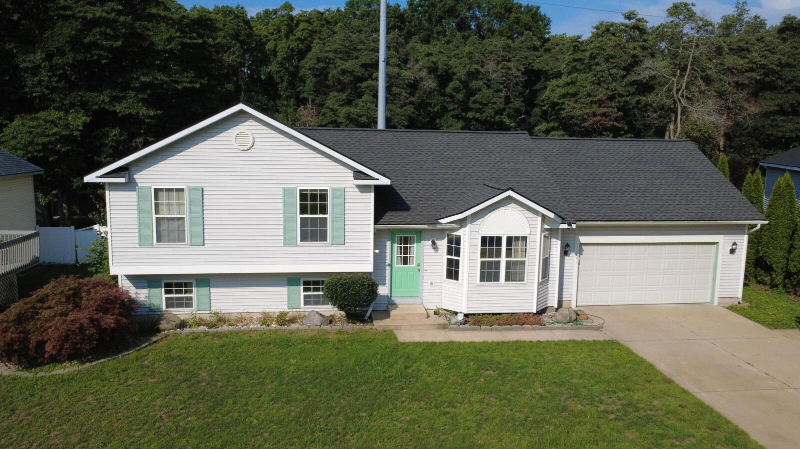 Property Photo:  2591 W Pine Lane  MI 49424 