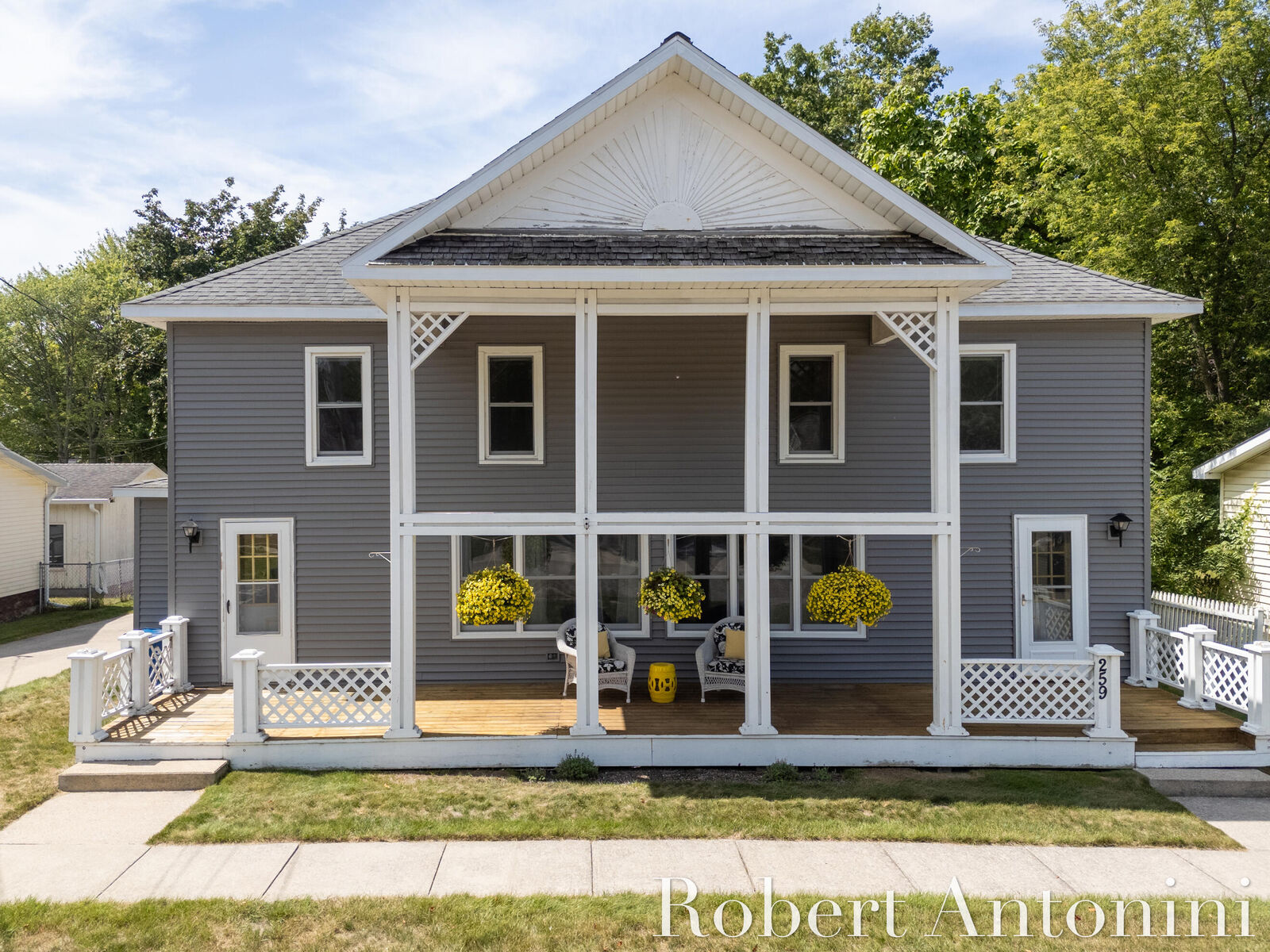 Property Photo: 259 S Wythe Street MI 49449