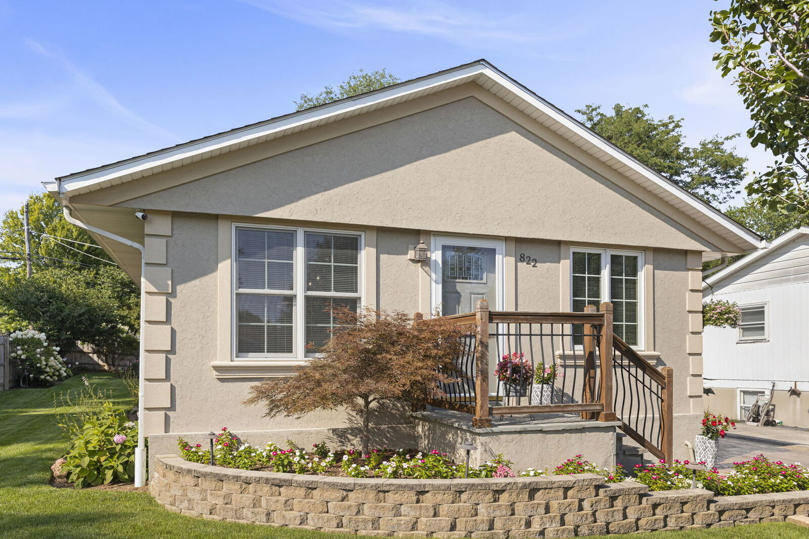 Property Photo:  822 Ronald Terrace  IL 60073 
