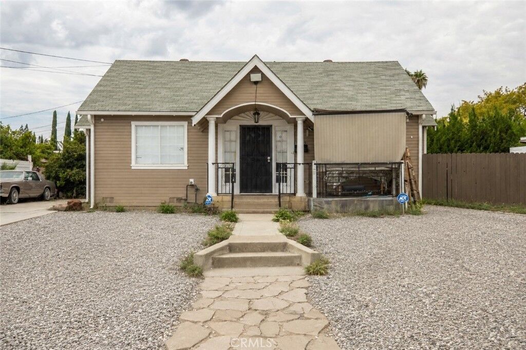 Property Photo:  10733 Louise Avenue  CA 91344 