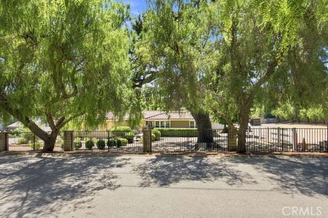 Property Photo:  28042 Balkins  CA 91301 