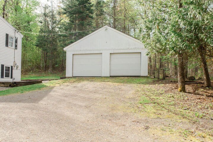 Property Photo: 7 Upper Oak Point Road ME 04496