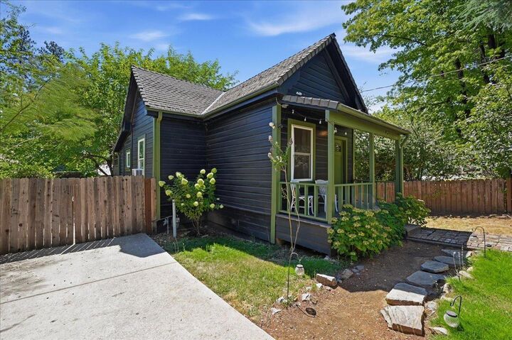 Property Photo: 623 Brighton Street CA 95945