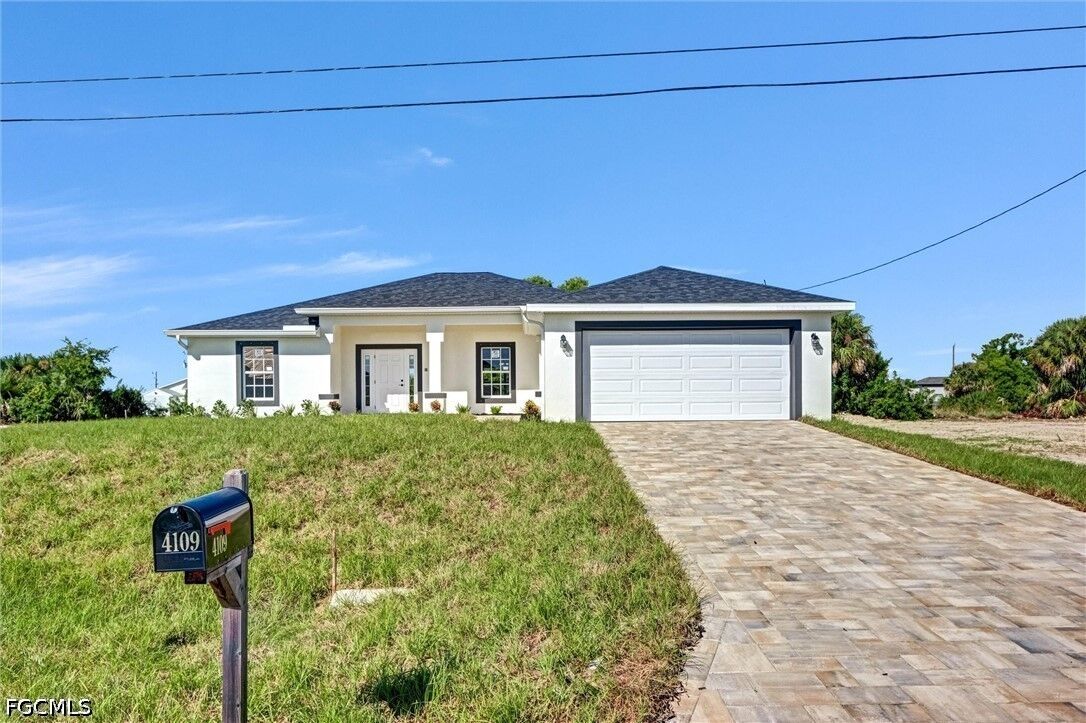 Property Photo:  4106 NE 14th Place  FL 33909 