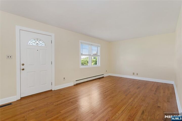 Property Photo:  418 President Street  NJ 07663 