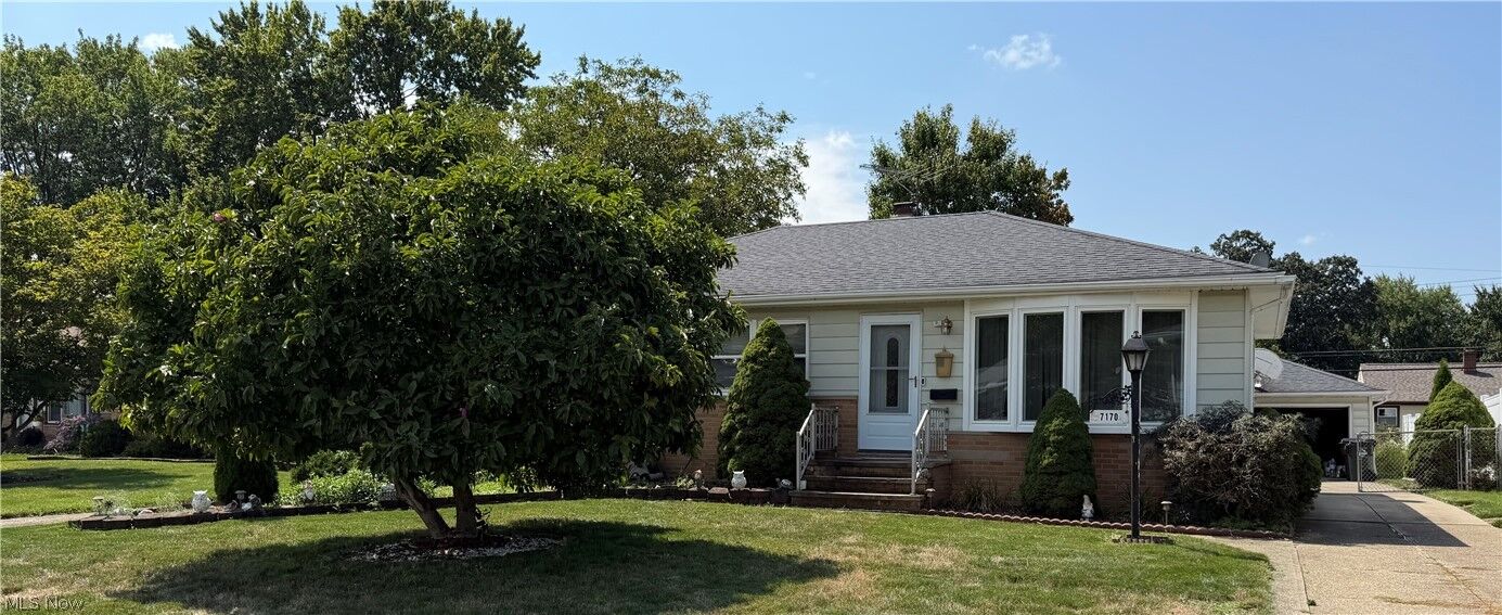 Property Photo:  7170 Oakwood Road  OH 44130 