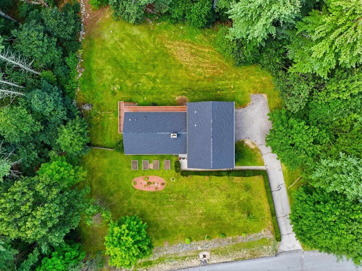 Property Photo: 7 Twin Street NH 03087
