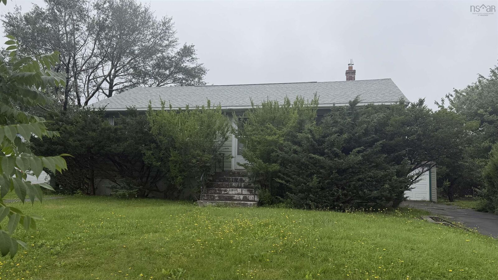 Property Photo:  6 Lucien Drive  NS B2W 2H8 