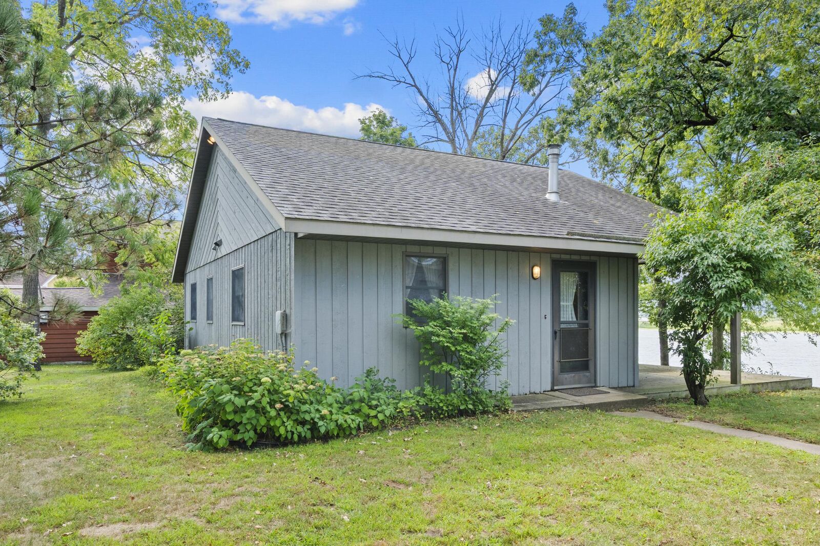 Property Photo: 1366 S River Road WI 54622