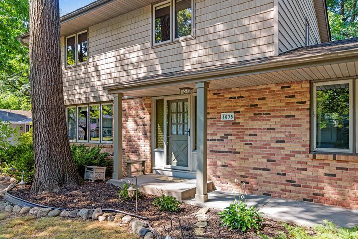 Property Photo:  4035 Quaker Lane N  MN 55441 