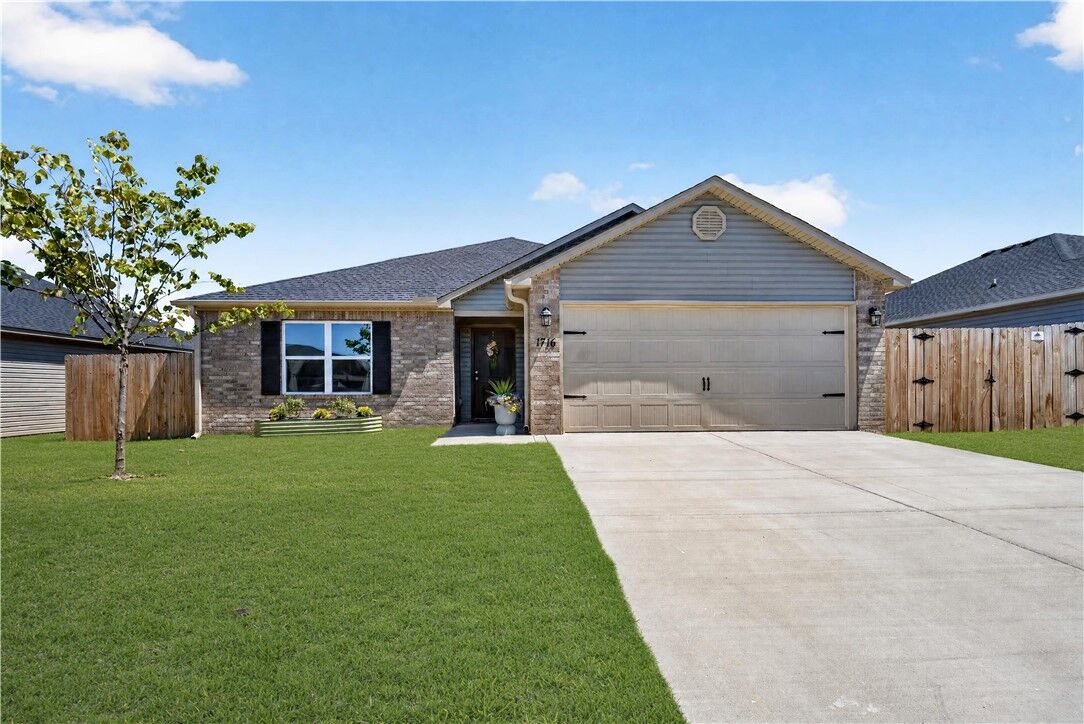 Property Photo: 1716 Ace Avenue AR 72734