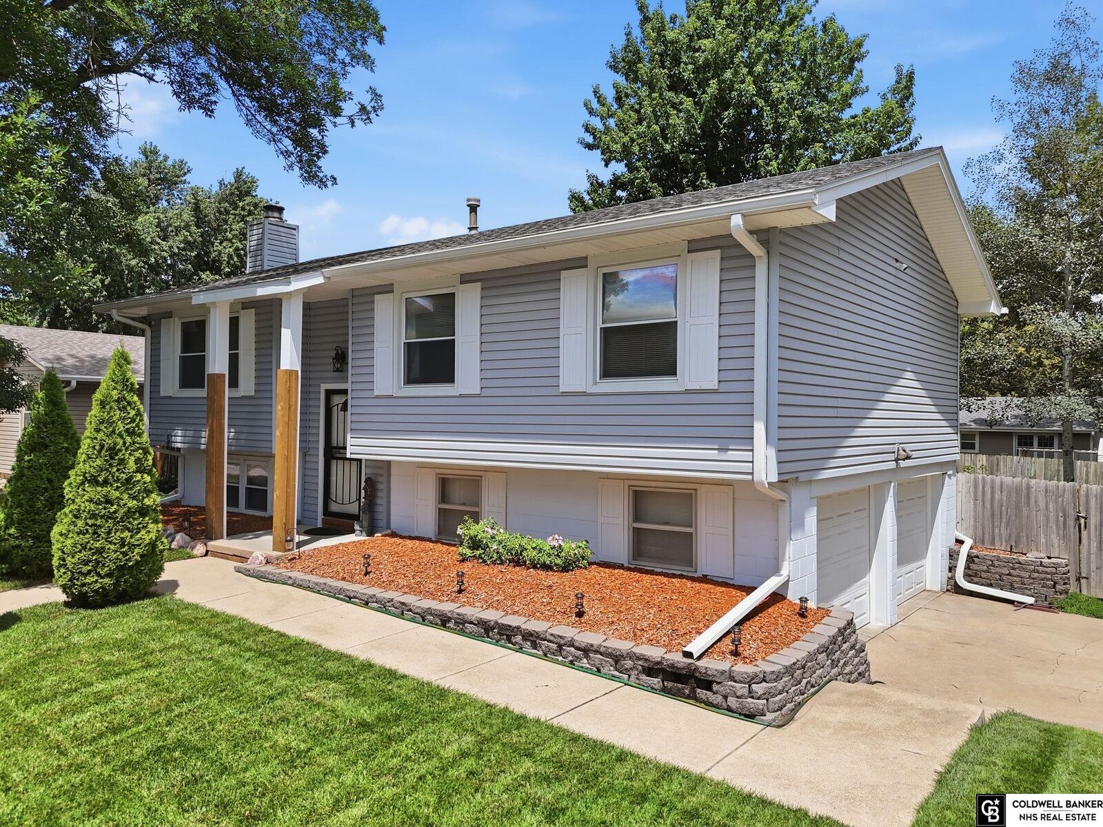 Property Photo: 2100 W Sumner Street NE 68522