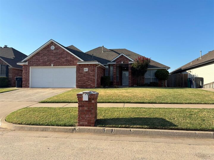 Property Photo:  1045 SW 128th Street  OK 73170 