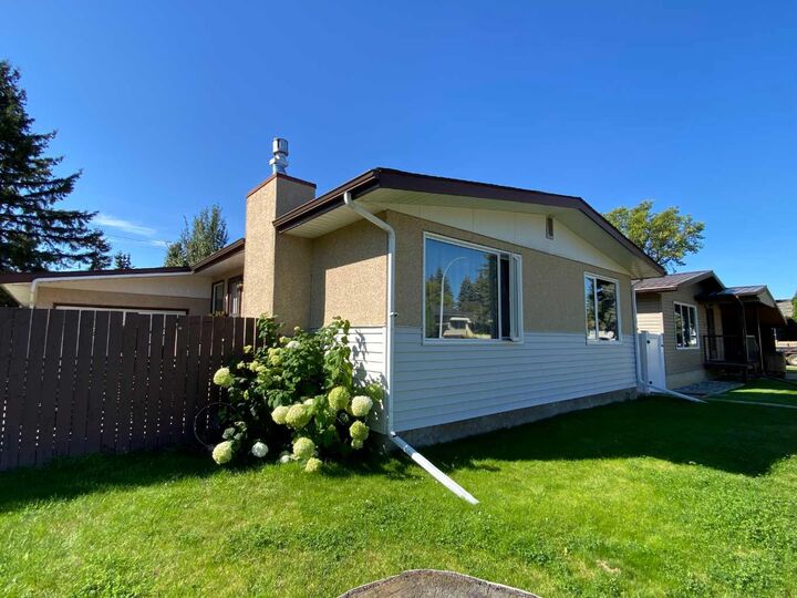 3 Lake Bevan Drive E — photo 1
