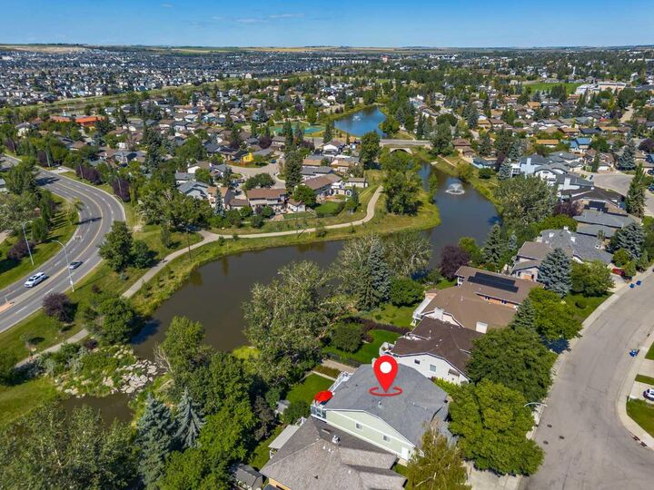Property Photo: 152 Waterstone Place SE AB T4B 2G1