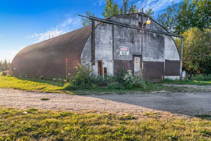 Property Photo:  704079 Range Road 93  AB T0H 3S0 