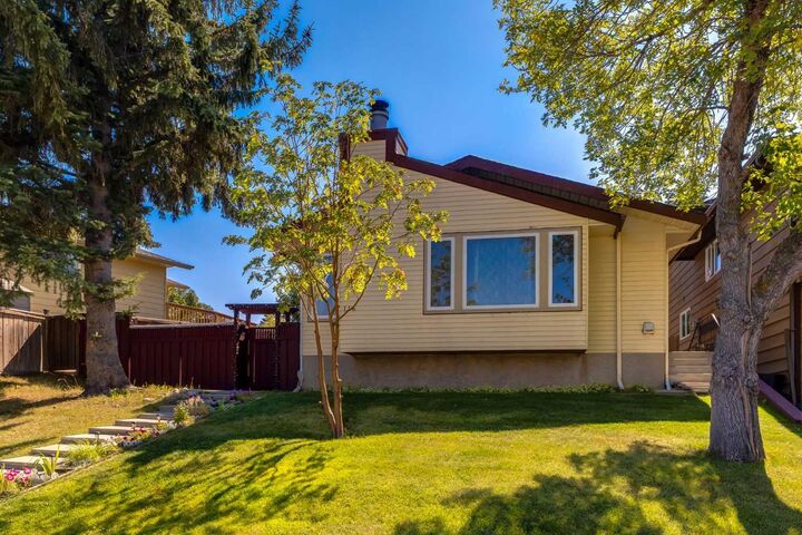 116 Bearberry Crescent NW — photo 1