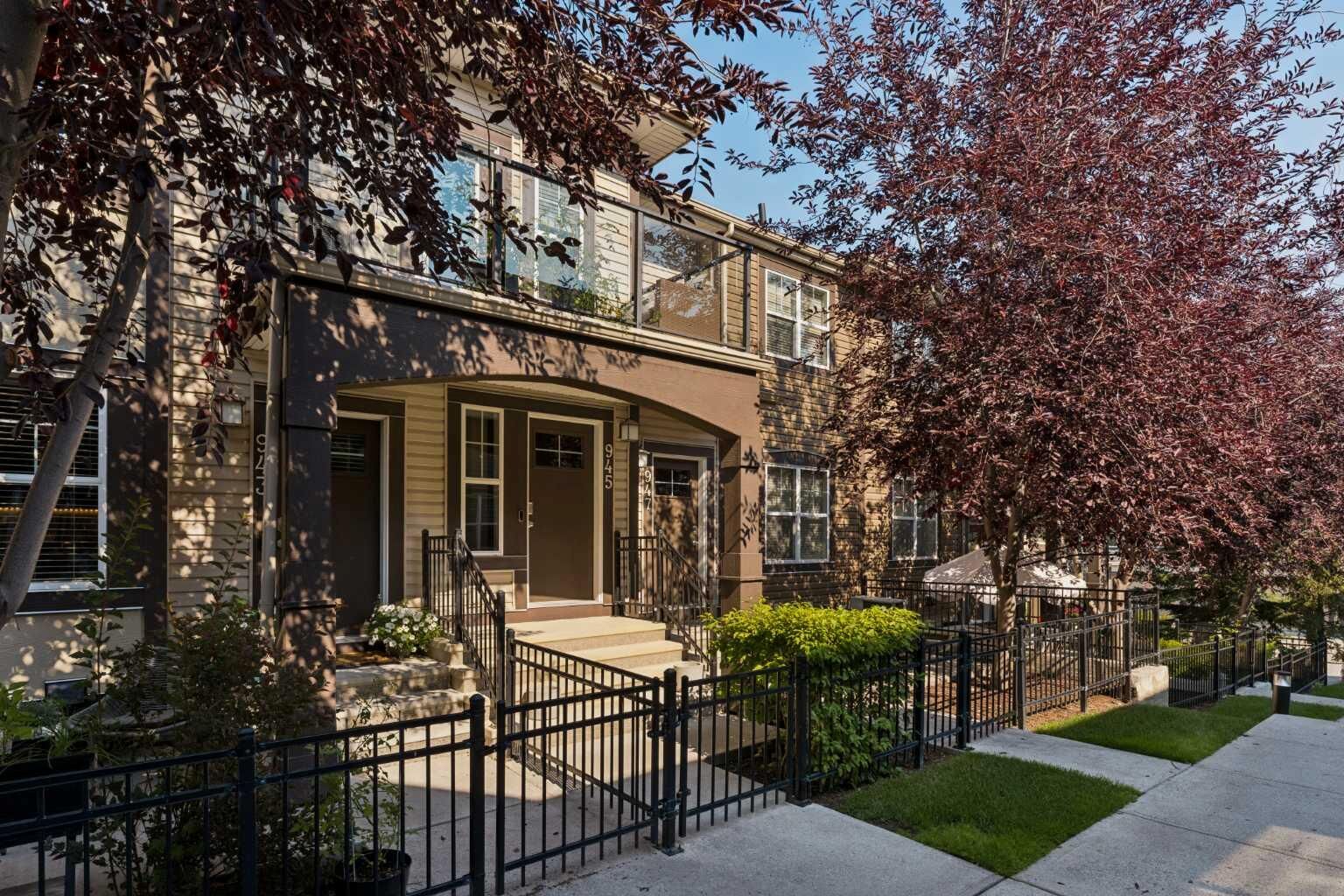 Property Photo:  945 McKenzie Towne Manor SE  AB T2Z 1E1 