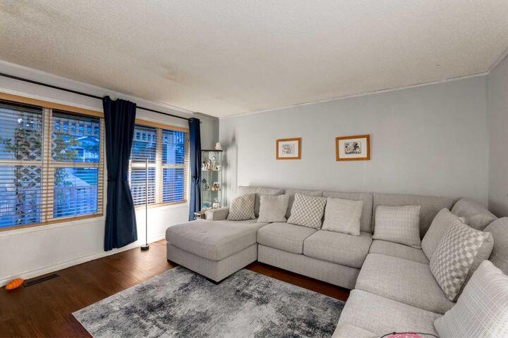 Property Photo:  380 Shawcliffe Circle SW  AB T2Y 1A4 