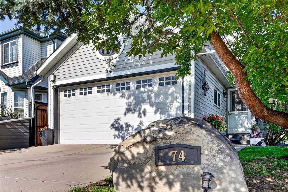 Property Photo: 74 San Diego Manor NE AB T1Y 7B6