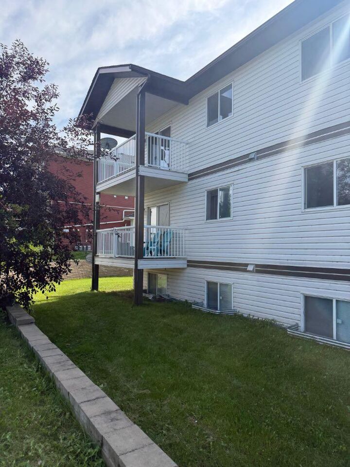 9508 99 Street 303 — photo 1