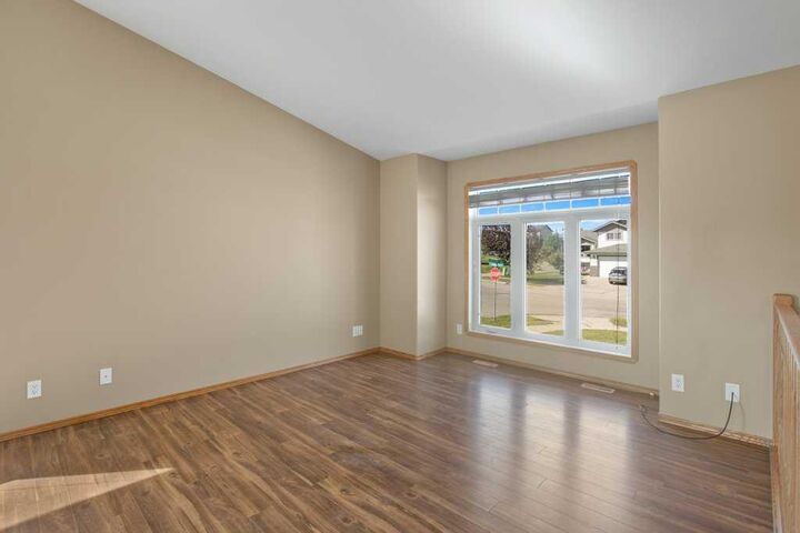 Property Photo:  5830 Panorama Drive  AB T4M 0G6 