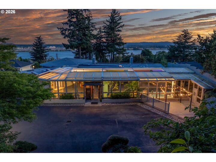 Property Photo:  6306 E Evergreen Blvd  WA 98661 