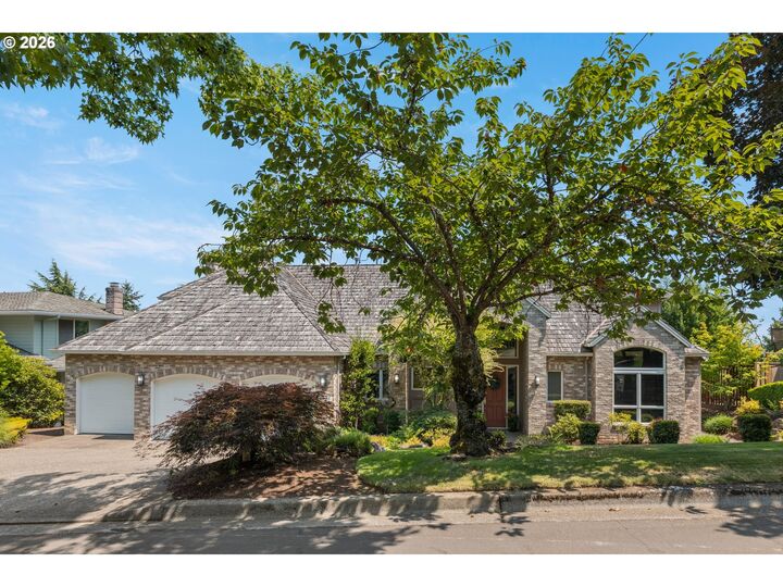 Property Photo: 17485 Brookhurst Dr OR 97034