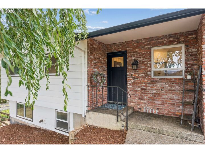 Property Photo: 19558 SW Lebeau Rd OR 97140