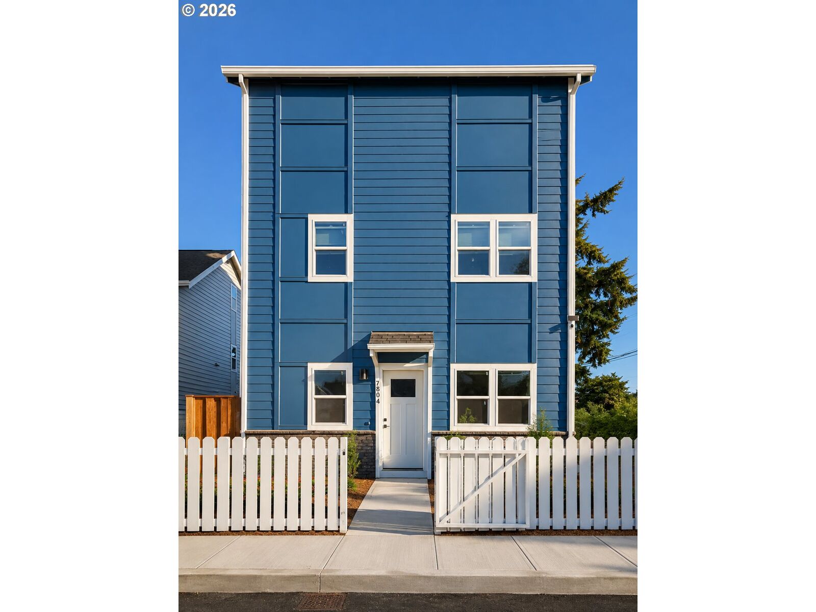 Property Photo:  7804 SE Henderson St  OR 97206 