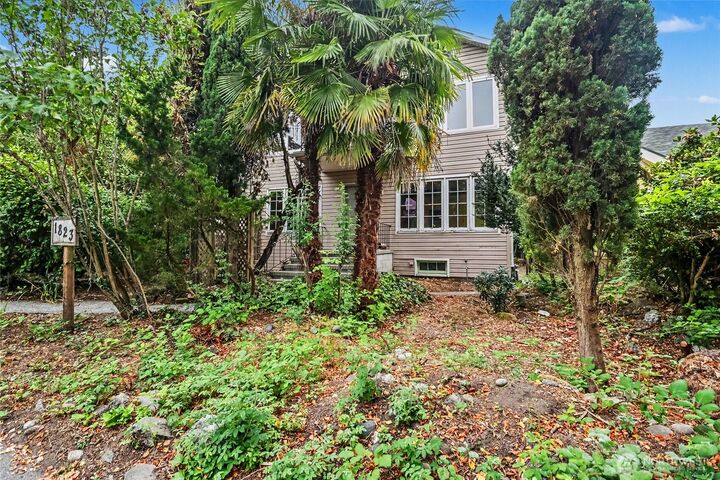 Property Photo: 1823 E Shelby Street WA 98112