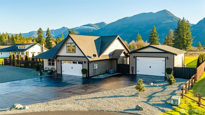 Property Photo:  7420  Windsong Lane  WA 98284 