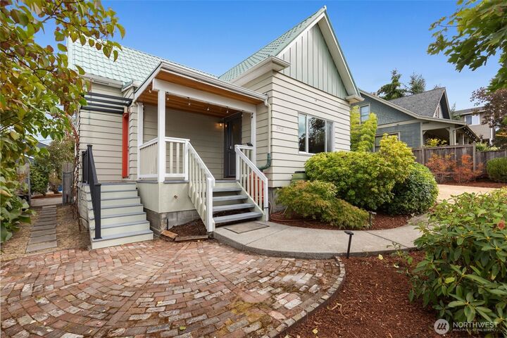 Property Photo:  3918 S Edmunds Street  WA 98118 