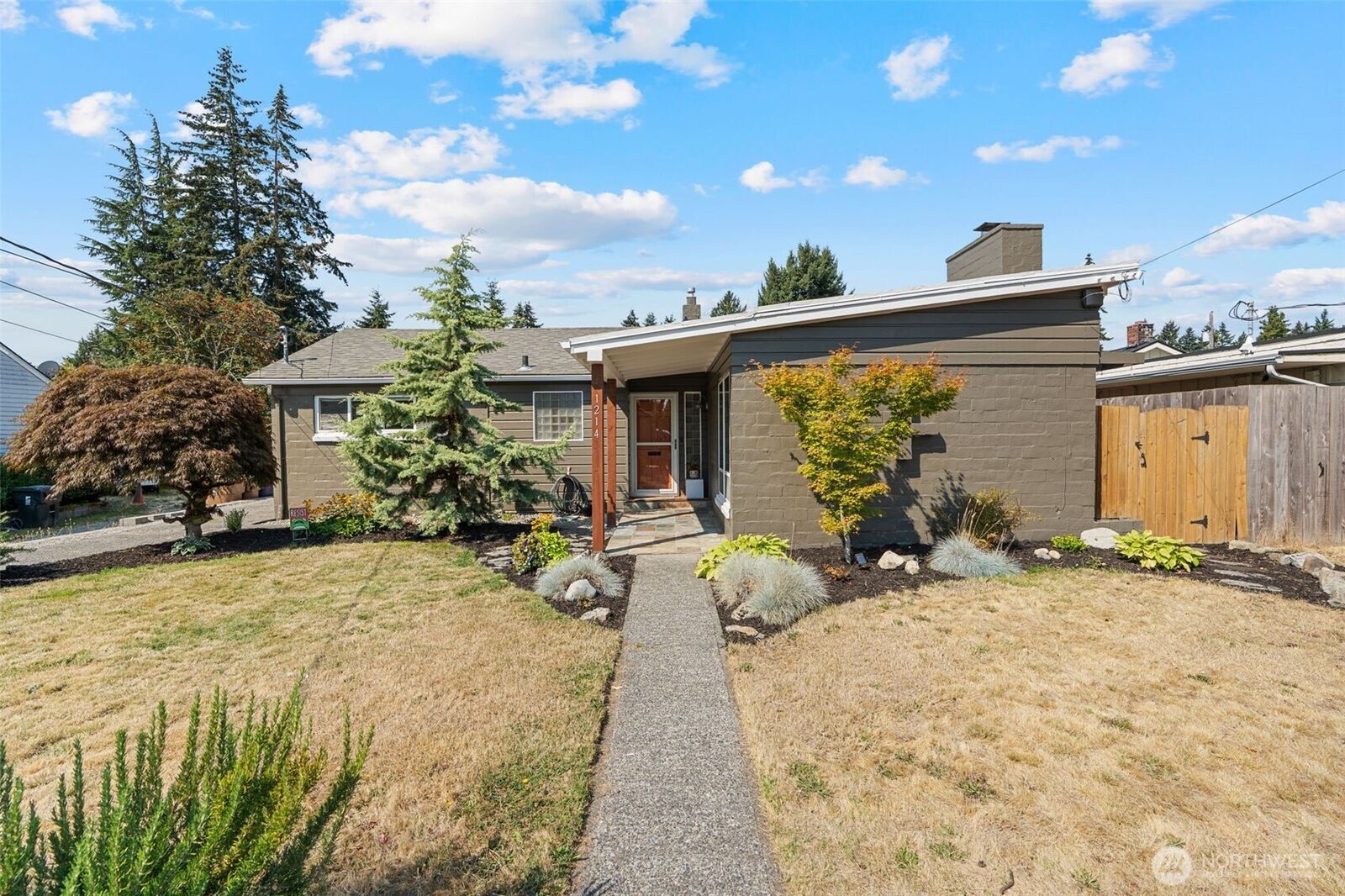 Property Photo:  1214 N Monroe Street  WA 98406 