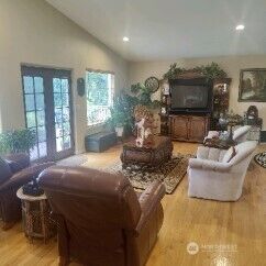 Property Photo: 265 Sukyma Lane WA 98282