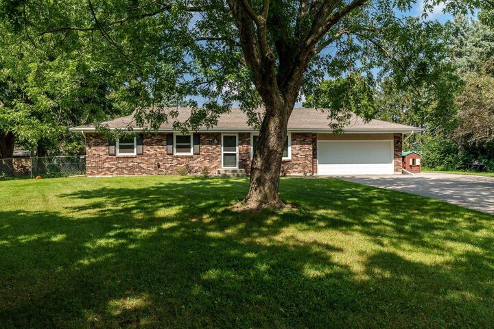 Property Photo: 5810 Gridley Court IL 61080