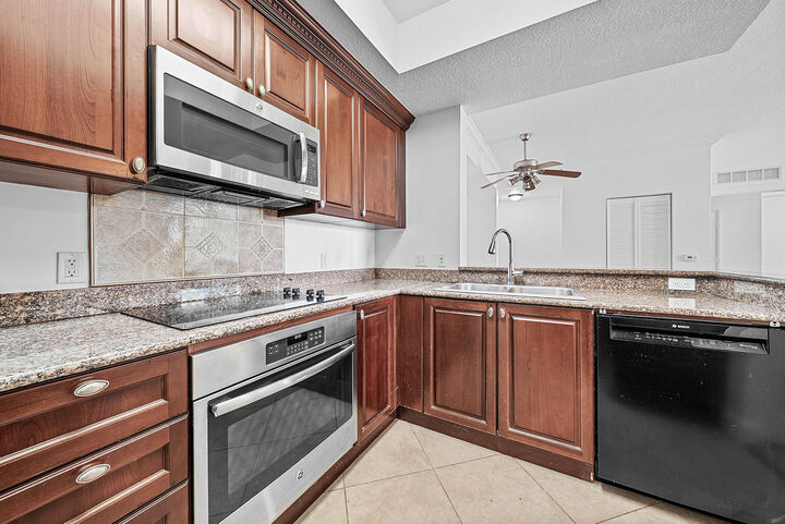 Property Photo: 1660 Renaissance Commons Boulevard 2421 FL 33426