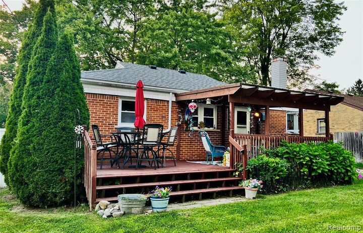 Property Photo: 2520 Barstow Road MI 48906