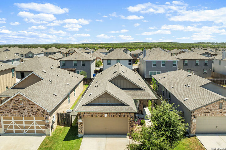 Property Photo: 6405 Wagon Spring St TX 78617