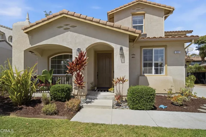 Property Photo: 237 Trellis Place CA 93012